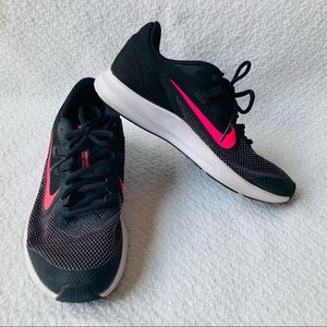 Girls Nike Sneakers. Worn maybe twice!